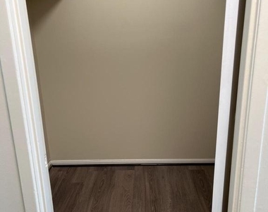 8350 Greensboro Drive - Photo Thumbnail 8