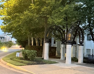 4137 Fountainside Lane - Photo Thumbnail 14