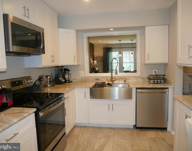 2774 Grovemore Lane - Photo Thumbnail 4