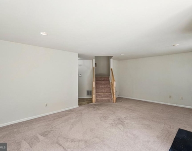 7059 Kings Manor Dr - Photo Thumbnail 23
