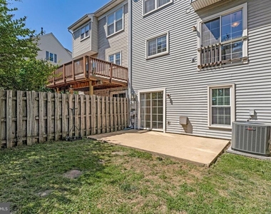 7059 Kings Manor Dr - Photo Thumbnail 26