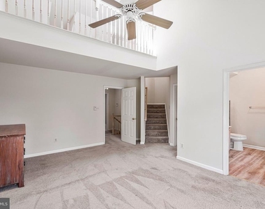 7059 Kings Manor Dr - Photo Thumbnail 10