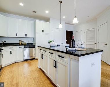 444 W Broad Street - Photo Thumbnail 3