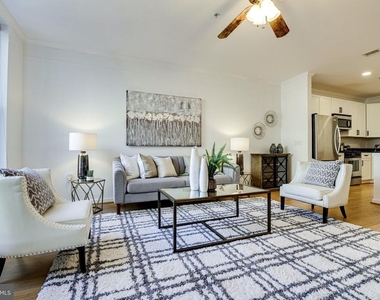 444 W Broad Street - Photo Thumbnail 1