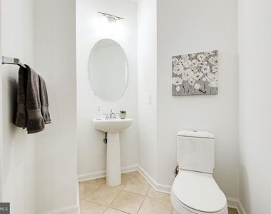 444 W Broad Street - Photo Thumbnail 7