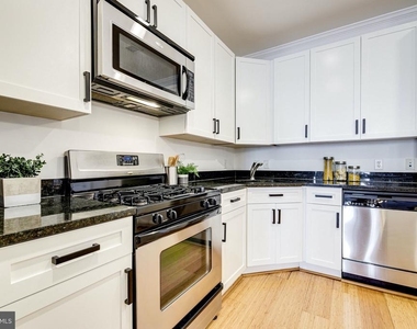 444 W Broad Street - Photo Thumbnail 4