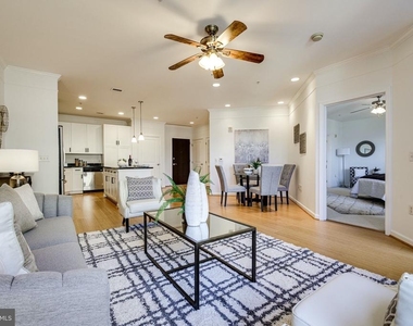444 W Broad Street - Photo Thumbnail 2