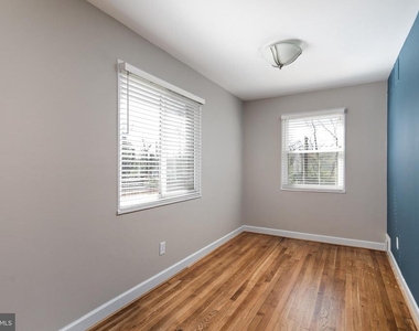 4428 Vermont Avenue - Photo Thumbnail 5