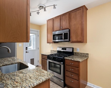 4428 Vermont Avenue - Photo Thumbnail 6