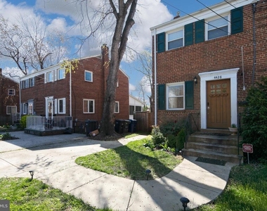 4428 Vermont Avenue - Photo Thumbnail 3