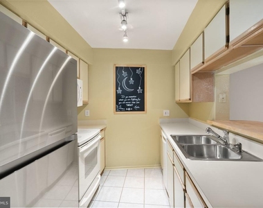 3313 Wyndham Circle - Photo Thumbnail 2