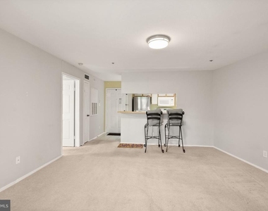 3313 Wyndham Circle - Photo Thumbnail 10