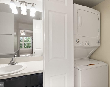 3313 Wyndham Circle - Photo Thumbnail 14