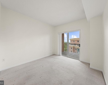 3101 N Hampton Drive - Photo Thumbnail 7