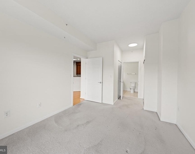3101 N Hampton Drive - Photo Thumbnail 6