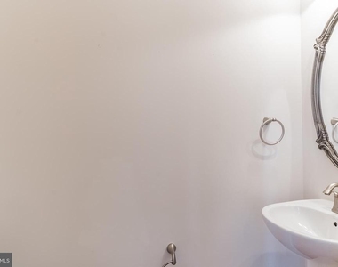 908 W Glebe Road - Photo Thumbnail 14