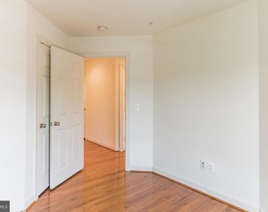 908 W Glebe Road - Photo Thumbnail 21