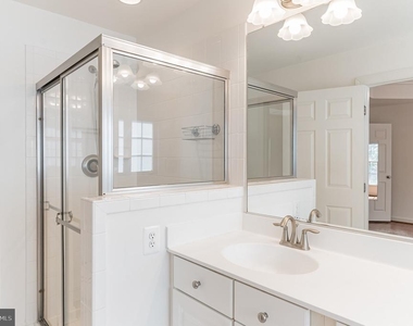 908 W Glebe Road - Photo Thumbnail 18
