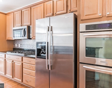 908 W Glebe Road - Photo Thumbnail 9