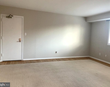 738 N Wakefield Street - Photo Thumbnail 1