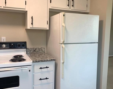 738 N Wakefield Street - Photo Thumbnail 9