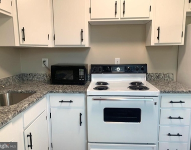 738 N Wakefield Street - Photo Thumbnail 8