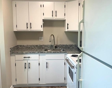738 N Wakefield Street - Photo Thumbnail 7