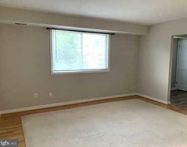 738 N Wakefield Street - Photo Thumbnail 3