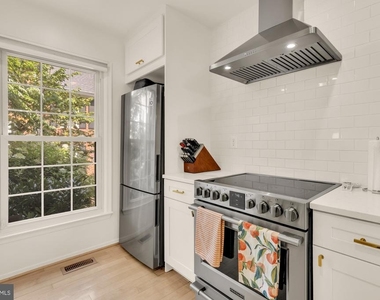 2536 S Walter Reed Drive - Photo Thumbnail 3