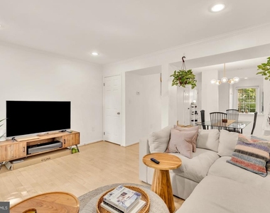 2536 S Walter Reed Drive - Photo Thumbnail 7