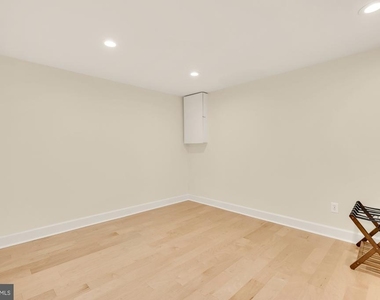 2536 S Walter Reed Drive - Photo Thumbnail 22