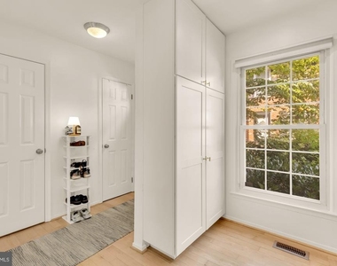 2536 S Walter Reed Drive - Photo Thumbnail 4