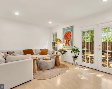 2536 S Walter Reed Drive - Photo Thumbnail 6