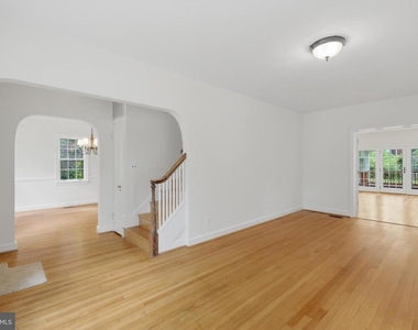 4403 19th Street N - Photo Thumbnail 5