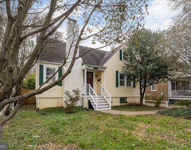 4818 22nd Road N - Photo Thumbnail 2