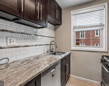 4304 Pershing Drive N - Photo Thumbnail 10