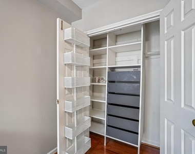 4304 Pershing Drive N - Photo Thumbnail 20