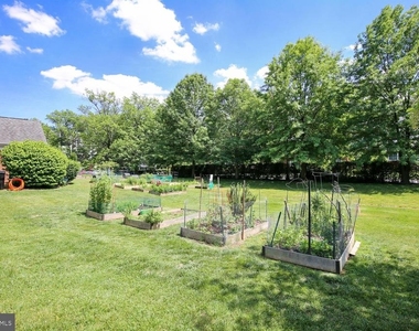 4304 Pershing Drive N - Photo Thumbnail 29