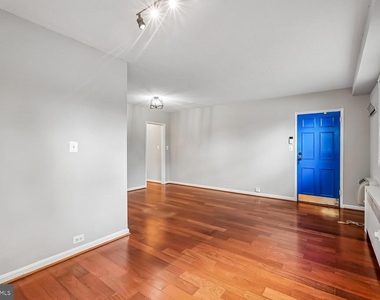 4304 Pershing Drive N - Photo Thumbnail 6