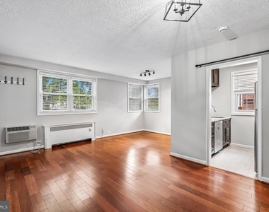 4304 Pershing Drive N - Photo Thumbnail 9