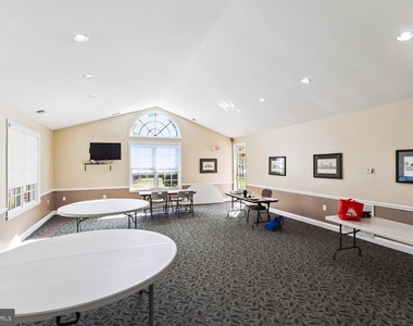 4304 Pershing Drive N - Photo Thumbnail 25