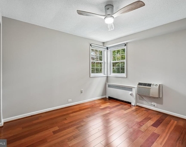 4304 Pershing Drive N - Photo Thumbnail 16