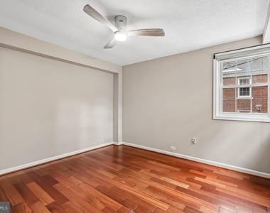 4304 Pershing Drive N - Photo Thumbnail 17