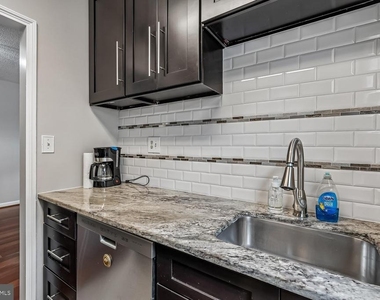 4304 Pershing Drive N - Photo Thumbnail 11
