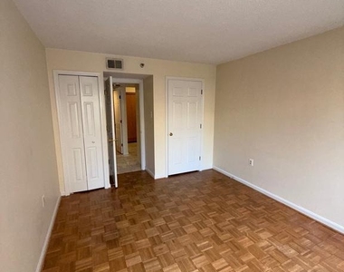 1301 N Courthouse Road N - Photo Thumbnail 10
