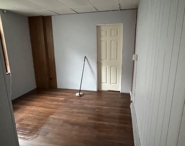 131 Schuylkill Avenue - Photo Thumbnail 3