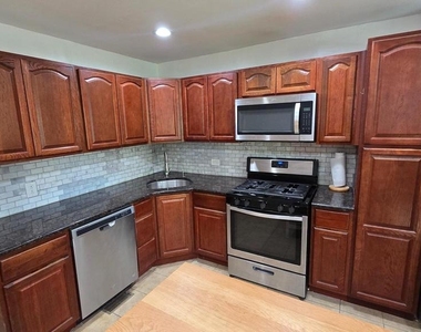 129 Ripka Street - Photo Thumbnail 5