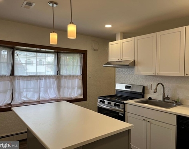 2817 Nestling Road - Photo Thumbnail 3