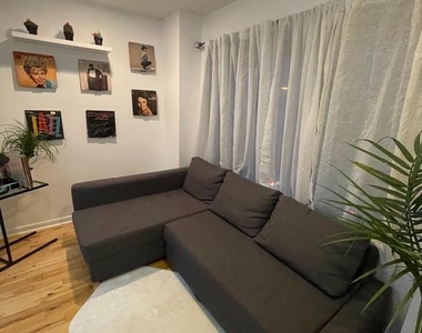 217 W Girard Avenue - Photo Thumbnail 24