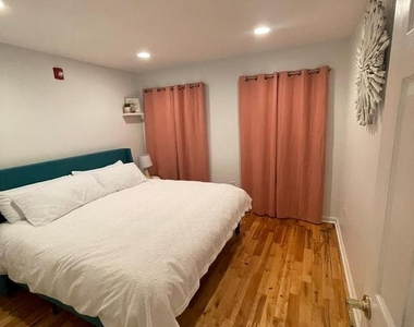 217 W Girard Avenue - Photo Thumbnail 16